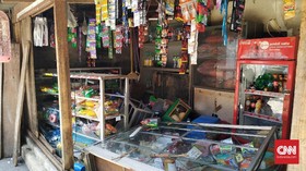 Ibu Terduga Pemukul TNI: Warung Hancur, Uang Rp3 Juta Raib