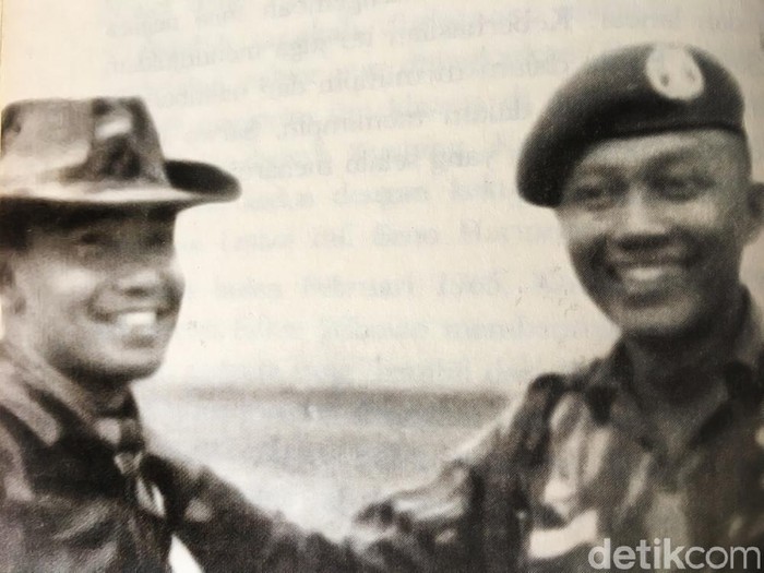 Kapten Feisal Tanjung dan Pangdam Cendrawasih Brigjen Sarwo Edhie Wibowo