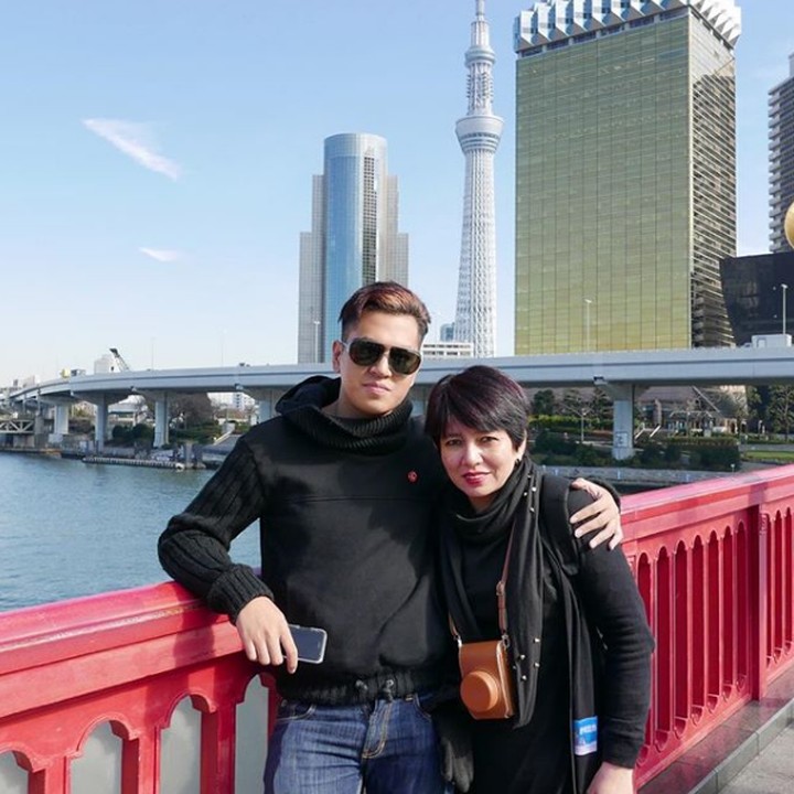 <p>Liburan kemana nih,<a href="https://hot.detik.com/celeb/4340966/jadi-petinju-berat-badan-kevin-julio-turun-9-kilogram" target="_blank"> Kevin Julio</a> dan Bunda Nancy? Ajak-ajak dong he-he-he. (Foto: Instagram @kevinjulio1993)</p>