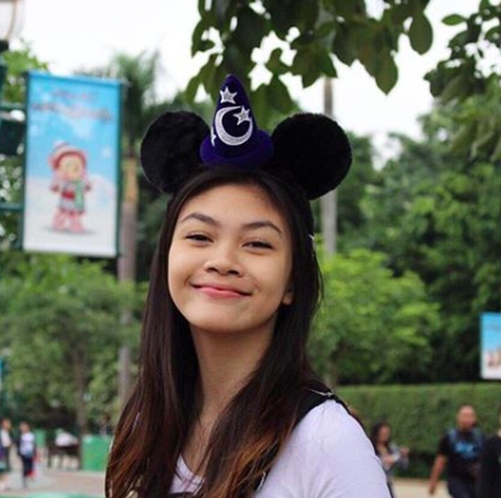 <p>Manis, cantik, dan berprestasi. Pantas saja Anjas dan Dian sangat berbangga hati dengan anak gadisnya ini ya, Bun! (Foto: Instagram @sasiasmara)</p>