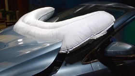ZF: 'Airbag' di Bodi Luar Mobil Kurangi Cedera Penghuni Kabin