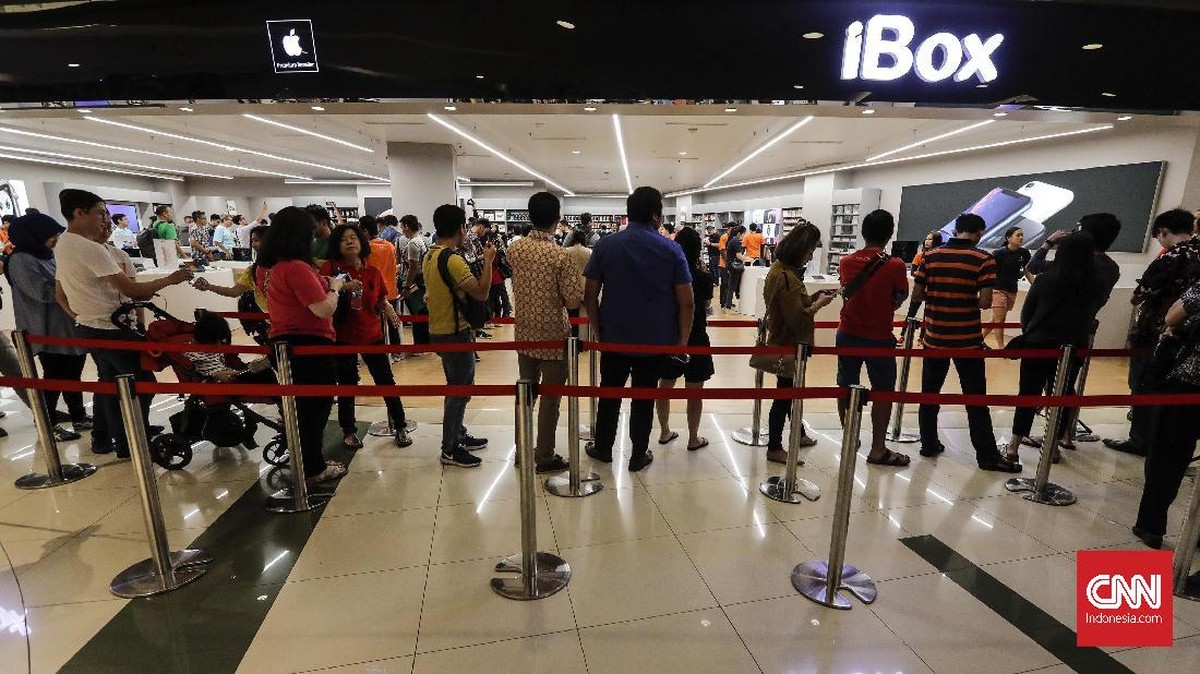 FOTO: Suasana Penjualan Perdana Trio iPhone Baru di Jakarta