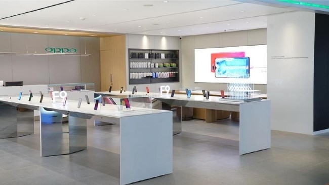 Hingga saat ini OPPO menyatakan telah didukung oleh kehadiran 27 ribu toko fisiknya yang tersebar di daerah-daerah Indonesia.