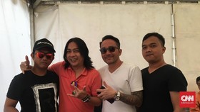 Koes Plus Junior Bawa 7 Lagu Legendaris di HUT 17 Transmedia