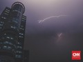 BMKG Prediksi Hujan Petir Landa Jakarta pada Malam Hari