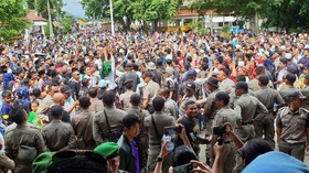 Bupati Ditangkap KPK, Warga Cianjur Syukuran di Alun-alun