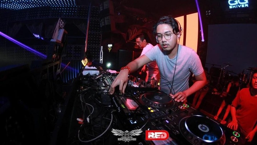 Profil & Agama DJ Angger Dimas yang Ditinggal Anak Meninggal Dunia