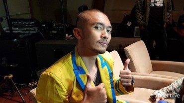 img-title Komika Uus Layangkan Protes Kepada Deddy Corbuzier, Ada Apa?