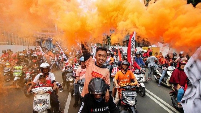 Satpol PP menegaskan bakal menindak pelaku konvoi dan pesta kembang api saat malam tahun baru.