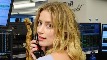 Dituding Buang Tinja di Kasur Johnny Depp, Amber Heard Membantah