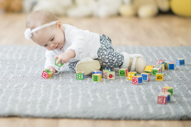 Orang tua mana yang tidak ingin memiliki anak kreatif? Simak yuk, inspirasi 30 nama bayi perempuan bermakna kreatif.