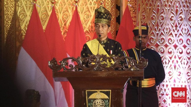 Menurut Jokowi, kampanye yang seharusnya dilakukan di pemilu 2019 ialah mengetuk pintu ke pintu (door to door), bertemu langsung dengan masyarakat.