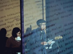 Musikalisasi Puisi: Pengertian, Jenis, Fungsi, dan Contohnya