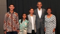 <p>Wah, keren banget nih <a href="https://hot.detik.com/celeb/4277001/salah-salah-panggil-menteri-susi-pudjiastuti-nadine-chandrawinata-grogi" target="_blank">Menteri Susi Pudjiastuti</a> dan keluarganya bertemu dengan Presiden ke-44 Amerika Serikat, Barack Obama. (Foto: Instagram @susipudjiastuti115)</p>