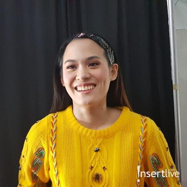 Lirik Lagu Pick Up Your Phone - Sheryl Sheinafia feat Rendy Pandugo