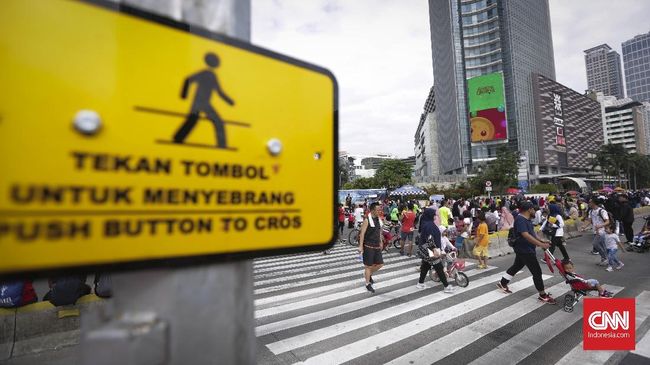 'Jakarta Walking Tour' merupakan ide untuk mempromosikan Jakarta sebagai destinasi wisata. Ada enam rute yang dipromosikan.