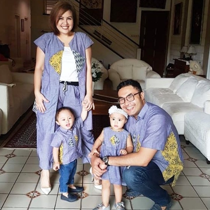 <p>Kalau <a href="https://hot.detik.com/celeb/4335419/kondisi-terkini-putra-surya-saputra-cynthia-yang-alami-gangguan-mata" target="_blank">anak kembar</a> selebritas yang ini sudah tak asing lagi ya, Bun? Yap, Tatjana dan Bima, kembar fraternalnya Cynthia Lamusu dan Surya Saputra. (Foto: Instagram @cynthia_lamusu)</p>