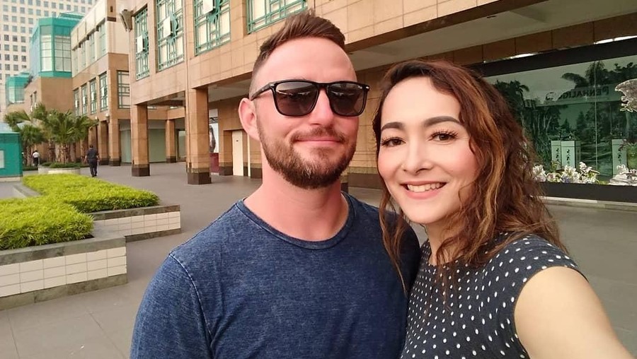 Jalani hubungan jara jauh, Dewi Rezer membagikan kisah asmaranya dengan sang kekasih, Ethan.