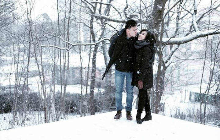 Lima tahun menikah, Rendy Pandugo dan istri makin romantis. Yuk, lihat foto-fotonya.