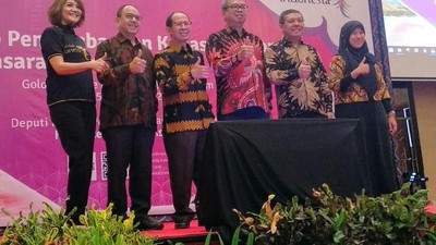 Kemenpar meminta bantuan para diplomat untuk menularkan 'virus' Wonderful Indonesia di luar negeri.