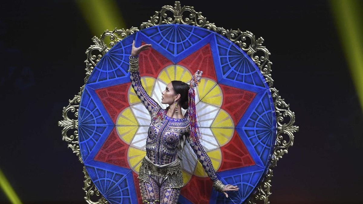 FOTO: Detik-detik Perjuangan Catriona Gray Jadi Miss Universe