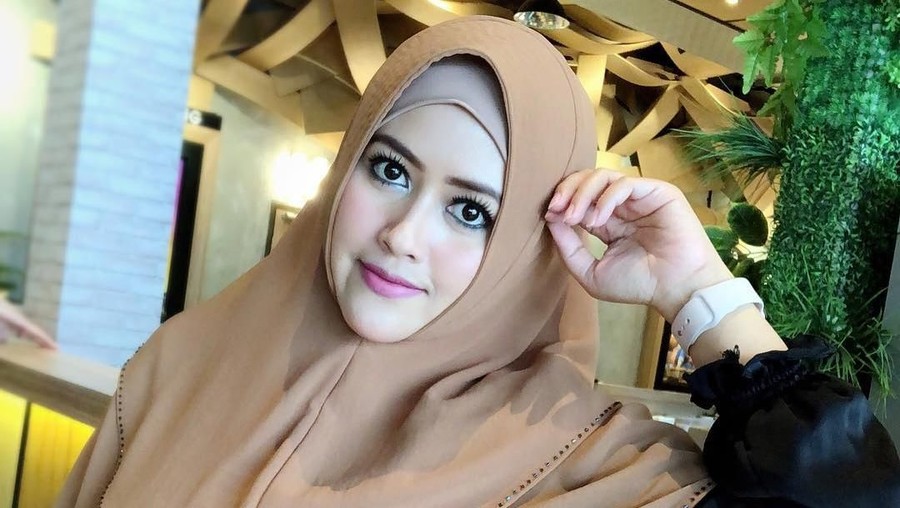 Menyandang status sebagai istri kedua, Meggy Wulandari, merasa Rochimah tetap menjadi prioritas utama Kiwil.