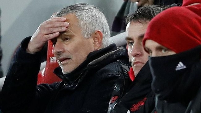 Manajer Manchester United Jose Mourinho mendapatkan sindiran berupa lagu dari pendukung Liverpool pada laga Liga Inggris di Anfield, Minggu (16/12).