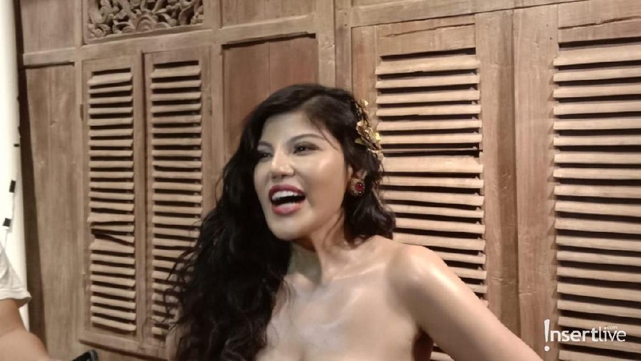 Dita Soedarjo merasakan perbedaan setelah putus dari Denny Sumargo sehari lalu.