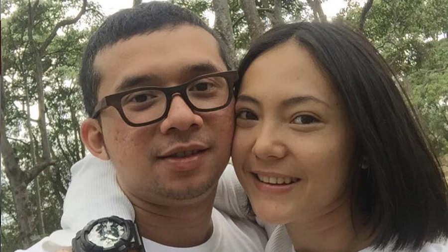 Setelah menanti selama sembilan bulan, akhirnya Poppy Sovia umumkan kehamilan.