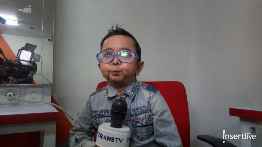 Daus Mini datang ke rumah Gus Anom untuk menenangkan hati atau untuk curhat permasalahan keluarga
