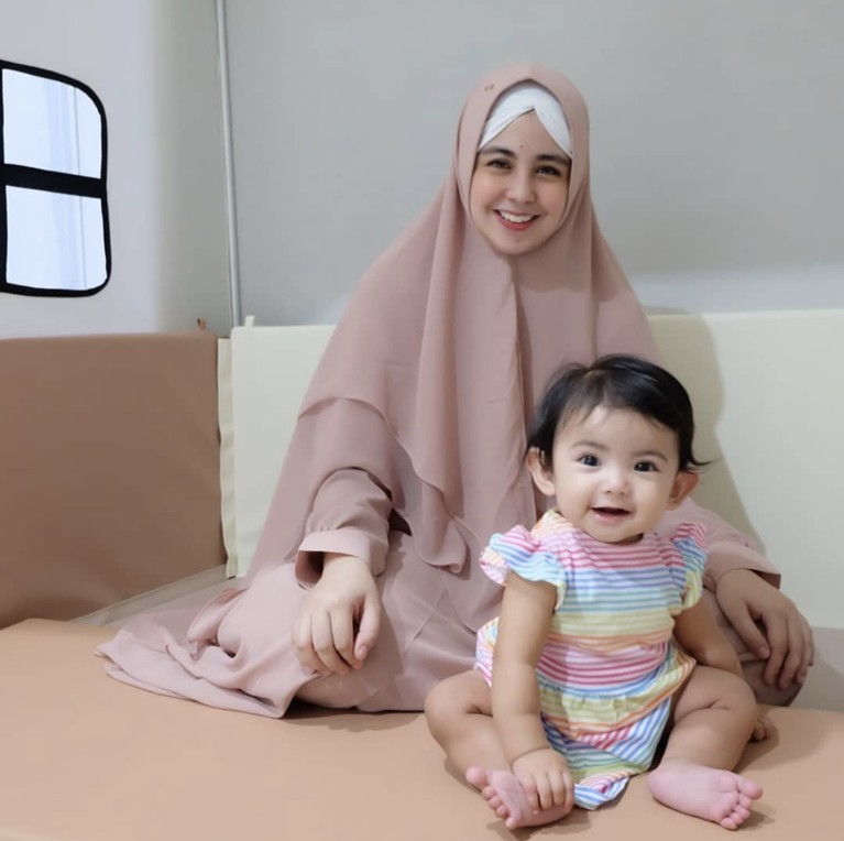 Galeri Foto Cantiknya Chila, Anak Ketiga Risty Tagor Sempat mengelak sudah menikah, Risty Tagor pamer foto anak ketiga yang cantik