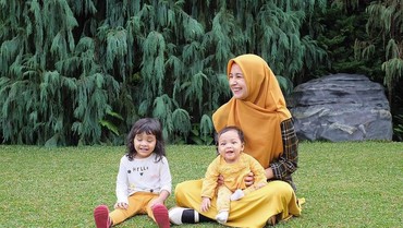 img-title Cara Shireen Sungkar Tanamkan Ilmu Agama pada Anak Usia Dini