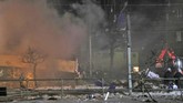 FOTO: Reruntuhan Pub di Sapporo yang Hancur karena Ledakan Sebuah restoran sekaligus pub di Sapporo, Jepang meledak dan runtuh pada Minggu (16/12) malam waktu setempat. Kejadian itu mengakibatkan 42 orang terluka.