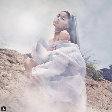 Yuk, Intip 6 Gaya Busana Trendi Ariana Grande