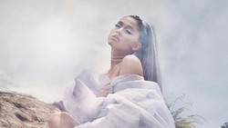 Yuk, Intip 6 Gaya Busana Trendi Ariana Grande