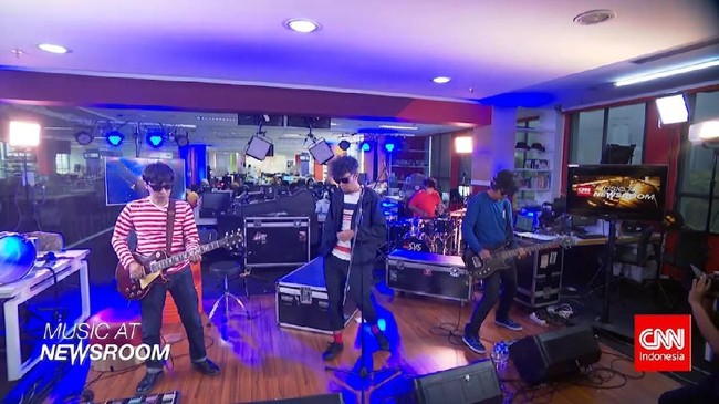Music at Newsroom: The Upstairs - 'Cosmic G Spot'