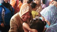 <p>Hati adem melihat kebersamaan Risma dengan anak-anak. (Foto: Instagram @ trirismaharini), dokumentasi:  Humas Pemkot Surabaya</p>