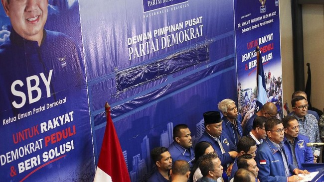 Sekjen Demokrat Hinca Panjaitan menilai Agus Harimurti yang ditugaskan memimpin kampanye dapat mengangkat suara partai.