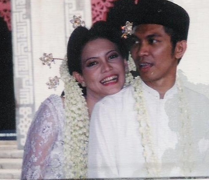 Menikah Hampir 18 Tahun, Ridho 'Slank' dan Istri Makin 