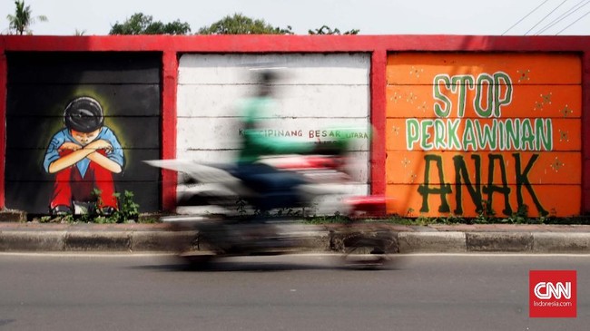 Kombes Rachmat Widodo dan anaknya Aurellia Renatha telah ditetapkan sebagai tersangka usai saling lapor polisi dalam dugaan pelanggaran dan KDRT.