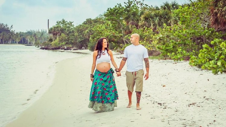 Babymoon nggak mesti jauh-jauh ke luar negeri, Bun. Indonesia punya tempat-tempat cantik buat babymoon. Intip deh lima destinasi terfavorit sepanjang 2018 ini.