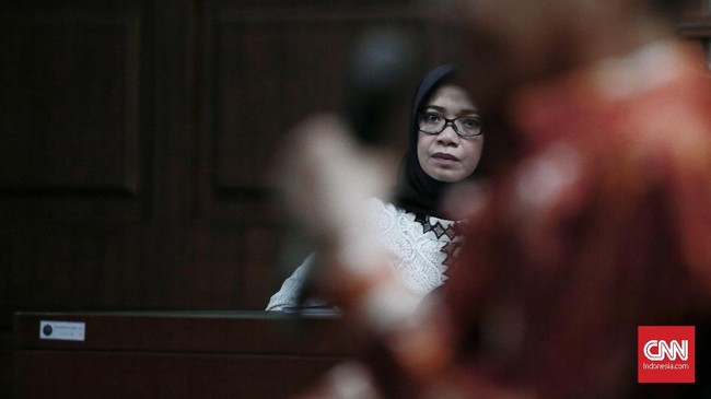 Saat sidang di Pengadilan Tipikor, Eni Saragih mengaku dijanjikan commitment fee oleh Setya Novanto sebesar US$1,5 juta untuk mengerjakan proyek PLTU Riau I.