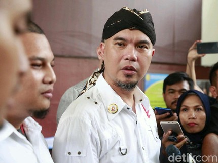'Pesan Cinta' Ahmad Dhani untuk Ibunda Lewat Sepucuk Surat