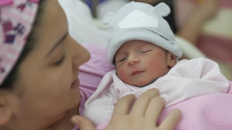 Buat pasangan yang mengidamkan punya anak perempuan, berikut tips saat berhubungan intim. Yuk, Bunda simak.