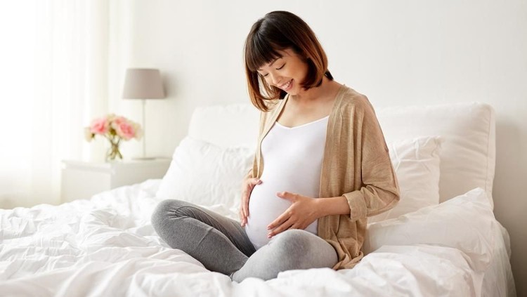 Untuk mengetahui normal atau tidaknya kehamilan, ada ciri-ciri kehamilan normal yang harus Bunda tahu.
