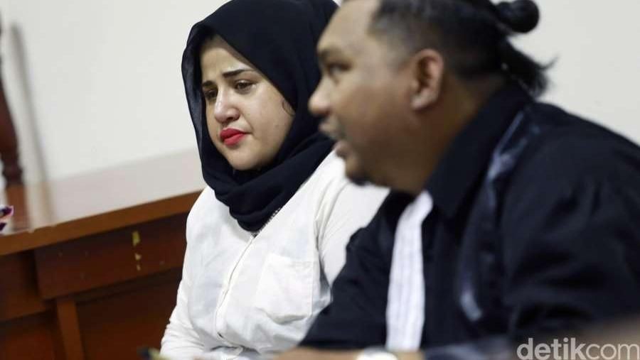 Dhawiya Zaida Berikut daftar tujuh artis yang tertangkap narkoba sepanjang 2018.