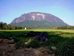 Bukit Kelam, Batu Utuh Tertinggi Dunia yang Ada di Sintang