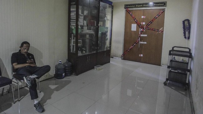 Ketiga pejabat Kemenpora yakni Kabid Pengembangan IPTEK Olahraga, Asisten Bidang Peningkatan Tenaga dan Organisasi Keolahragaan, dan Plt. Asisten Deputi IV.