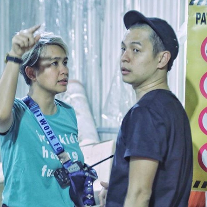 <p>Kira-kira lagi ngobrolin apa ya <a href="https://hot.detik.com/movie/d-4293206/milly--mamet-disebut-mirles-dramedy-kocak-sekaligus-bikin-nangis" target="_blank">Ernest</a> sama istrinya? Serius banget ekspresi wajahnya Meira. He-he-he. Dokumentasi:  @bobprass (Foto: Instagram @ ernestprakasa)</p>