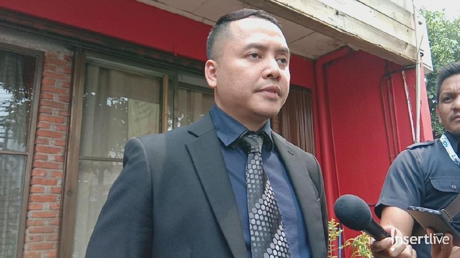 Sidang perceraian Gading Marten dan Gisel ditunda sampai 9 Januari 2019 karena ketidakhadiran Gisel di Pengadilan Negeri Jakarta Selatan, Rabu (19/12).